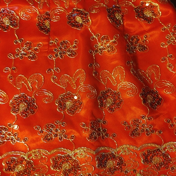 Formal woman's Chinese dress - Picture 4 of 11